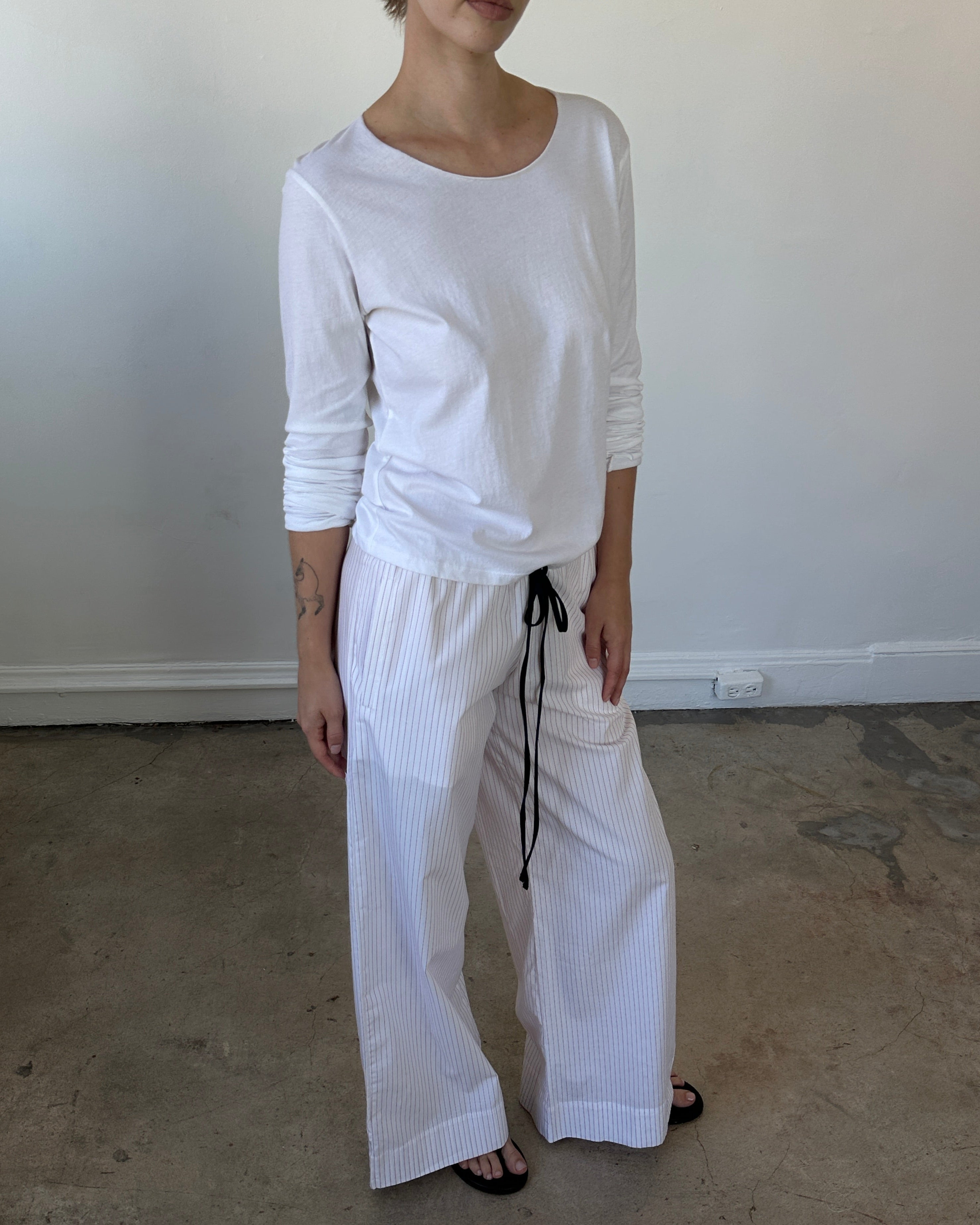 Sustainable white long sleeve t-shirt in cotton-tencel blend, comfortable relaxed fit