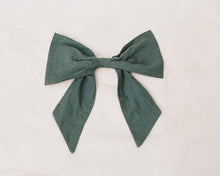 Load image into Gallery viewer, Bows by Lotte.99
