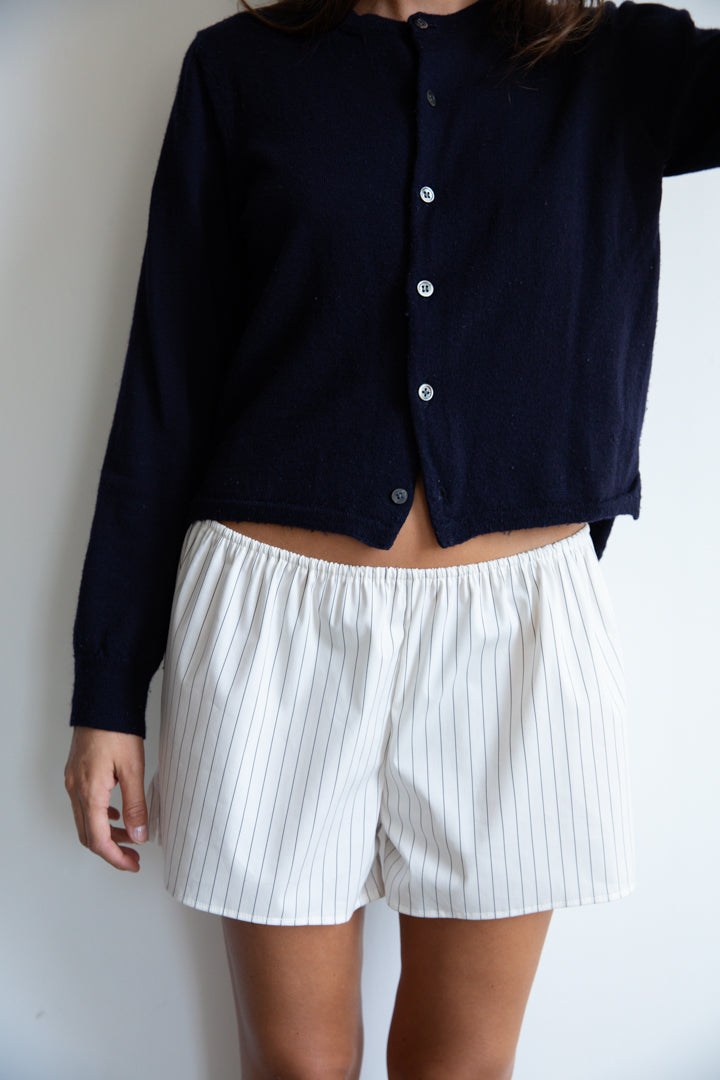 Simple Short White Stripe