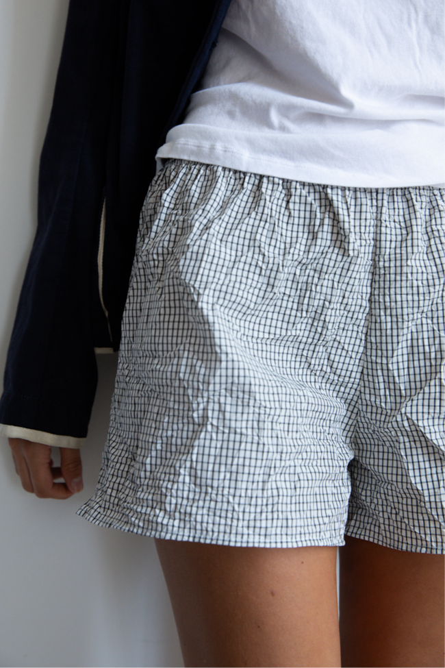 Simple Short Windowpane