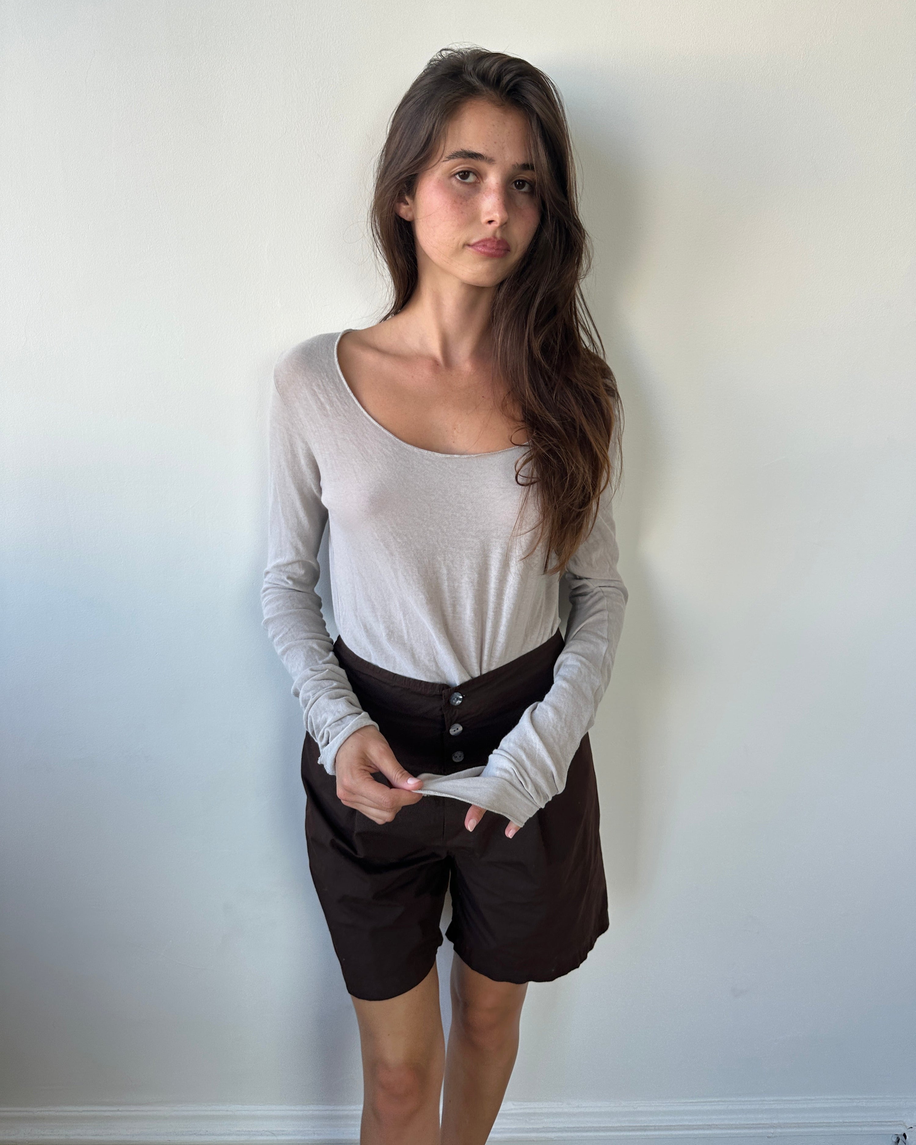Women’s pleated boyfriend boxer shorts in lightweight cotton with shell buttons