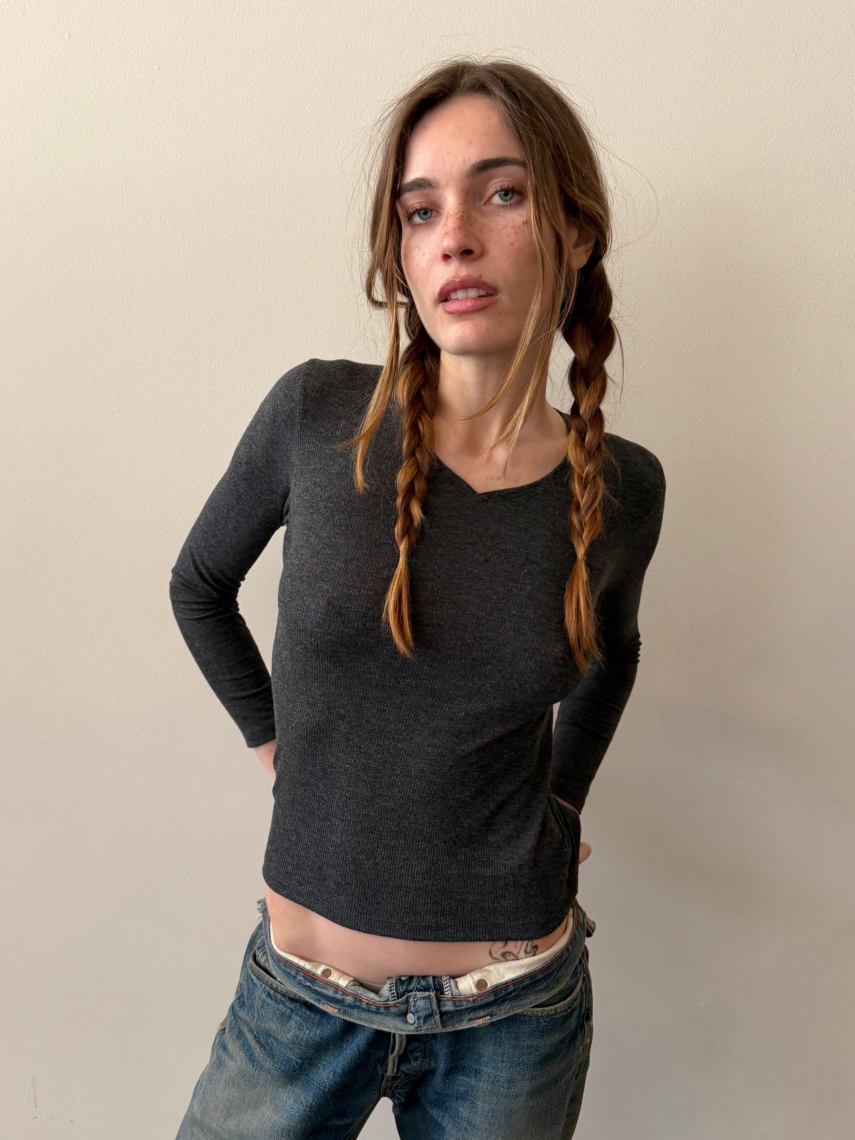The Hiro V-Neck Grey Rib Tee