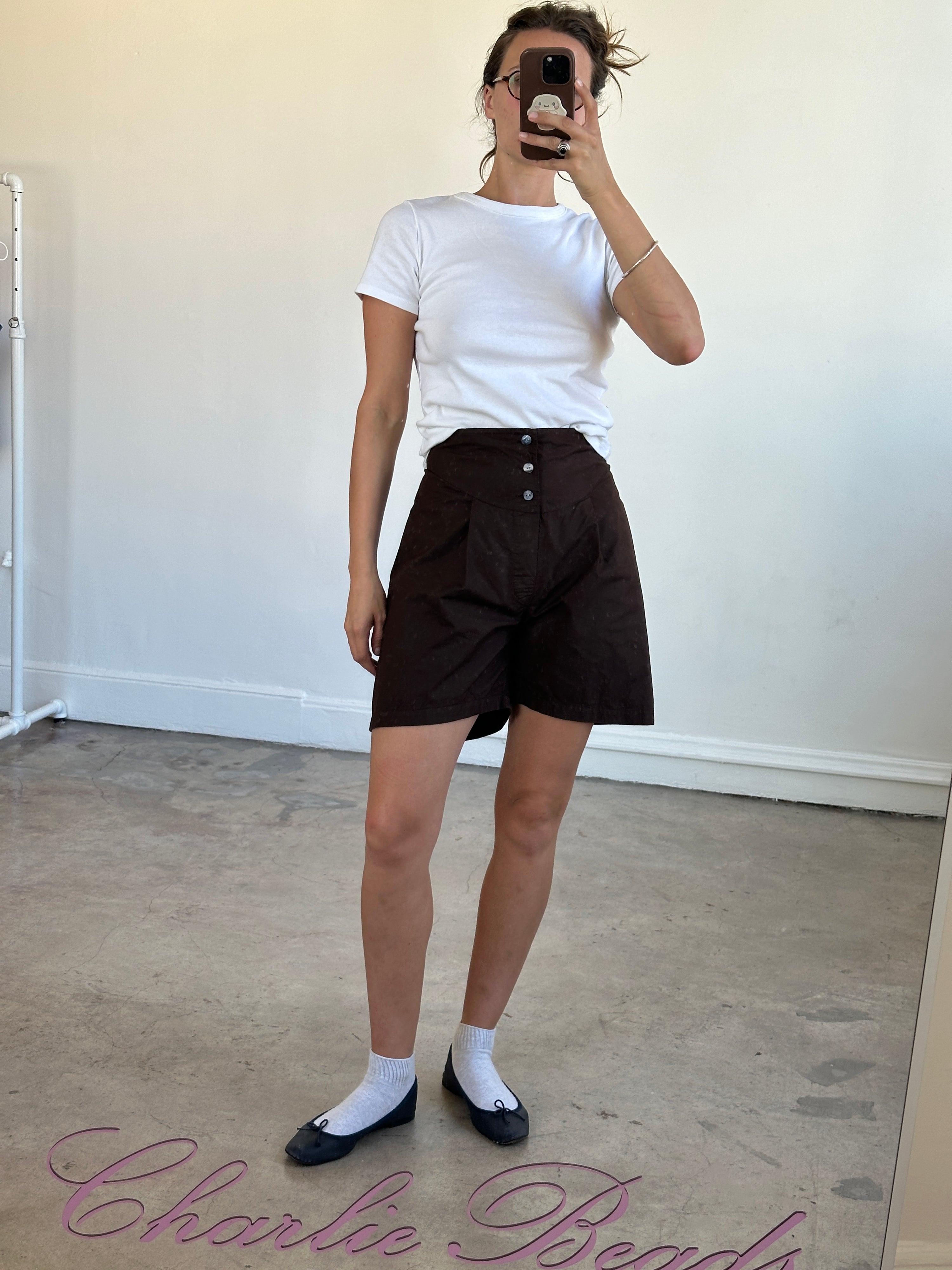 Women’s pleated boyfriend boxer shorts in lightweight cotton with shell buttons