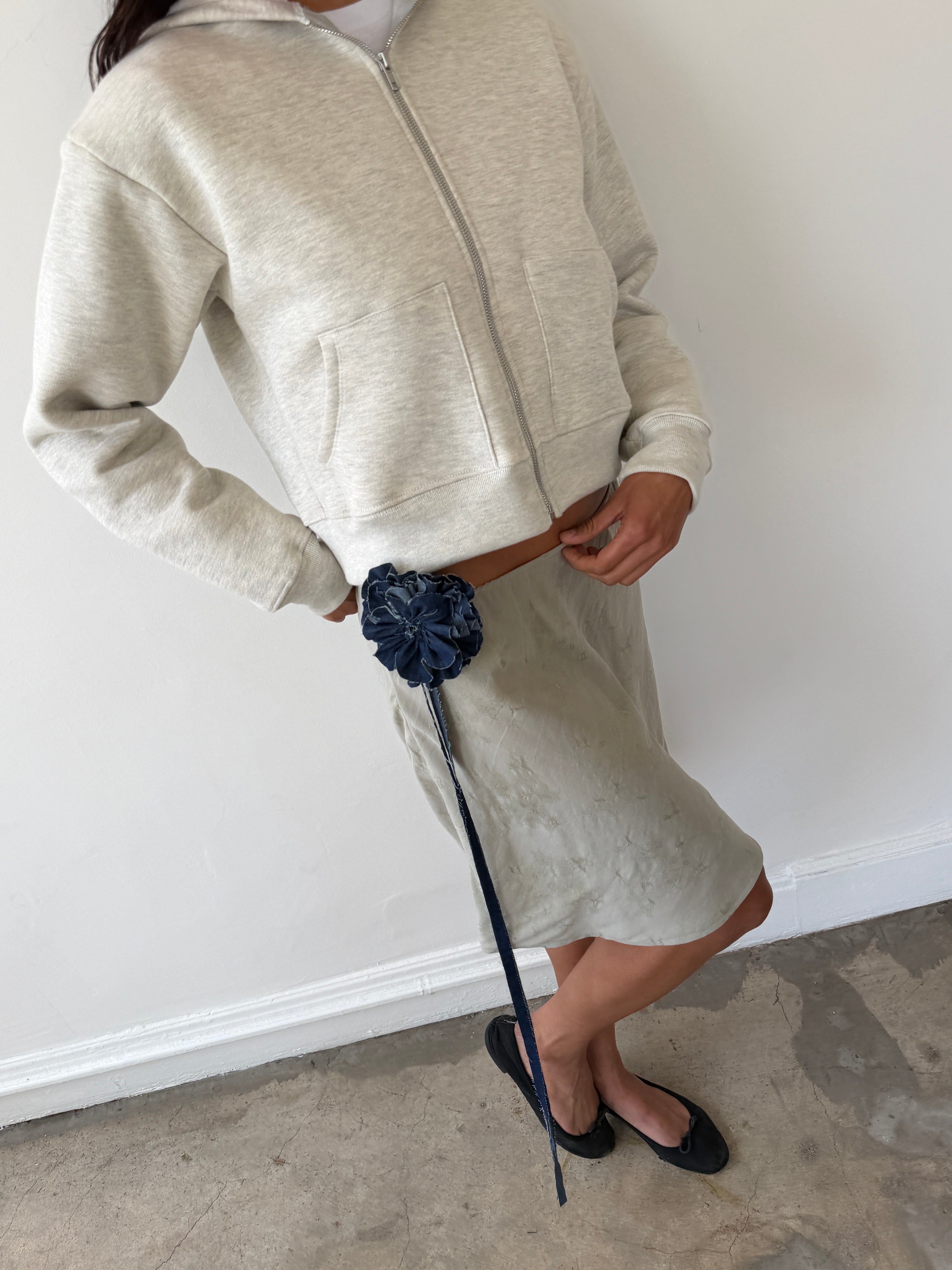 The 90's Bias Mini Skirt Grey Floral
