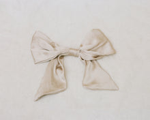 Load image into Gallery viewer, Bows by Lotte.99
