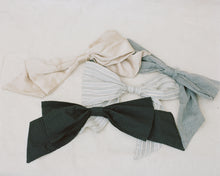 Load image into Gallery viewer, Bows by Lotte.99

