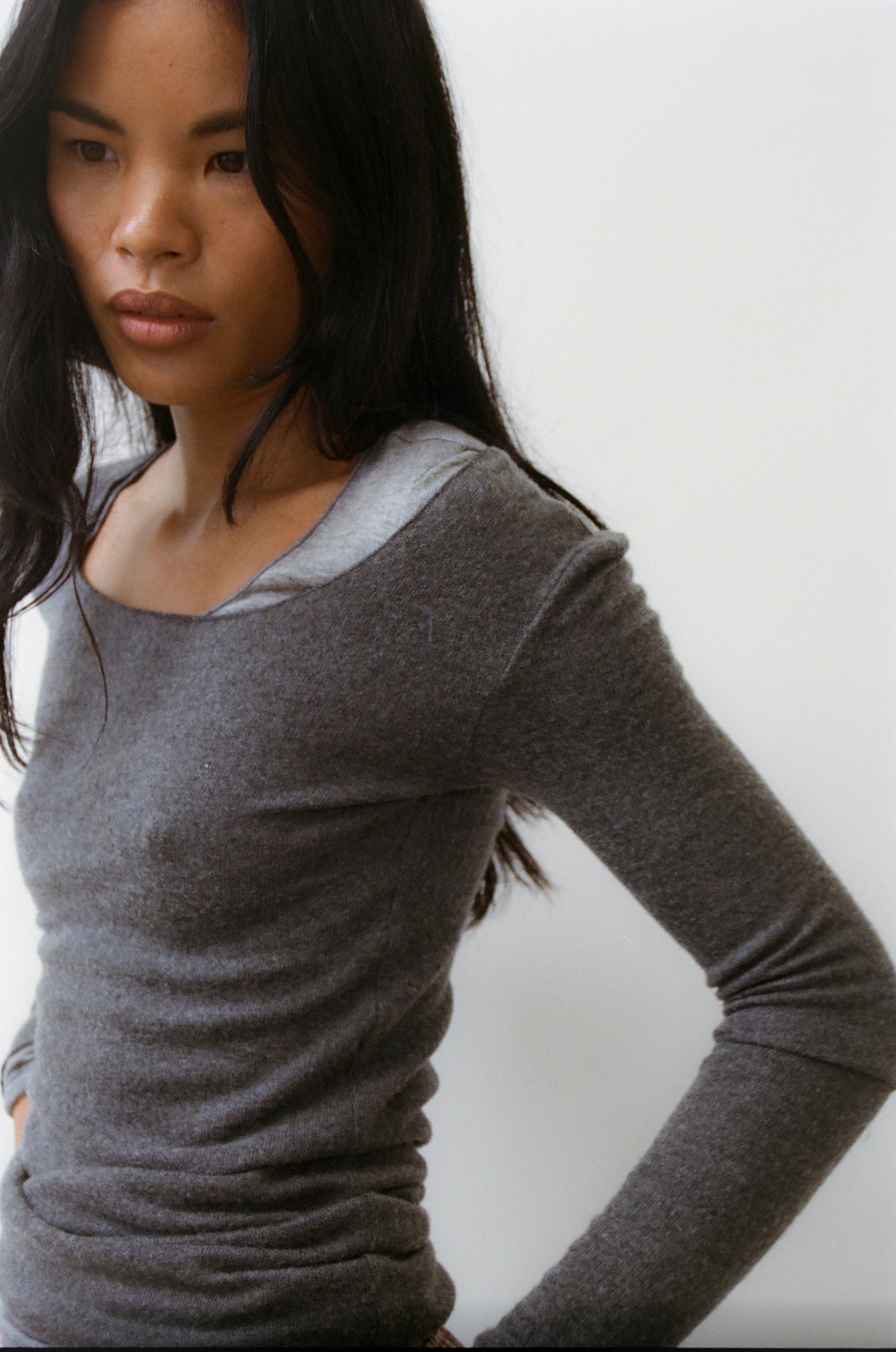 The Stretch Long Sleeve Grey Tabi Tee